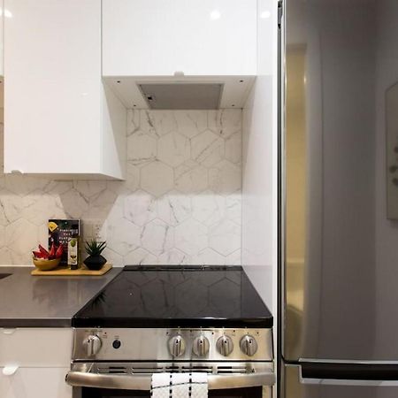 Palms Little Italy Studio With Full Bathroom By Denstays Μόντρεαλ Εξωτερικό φωτογραφία