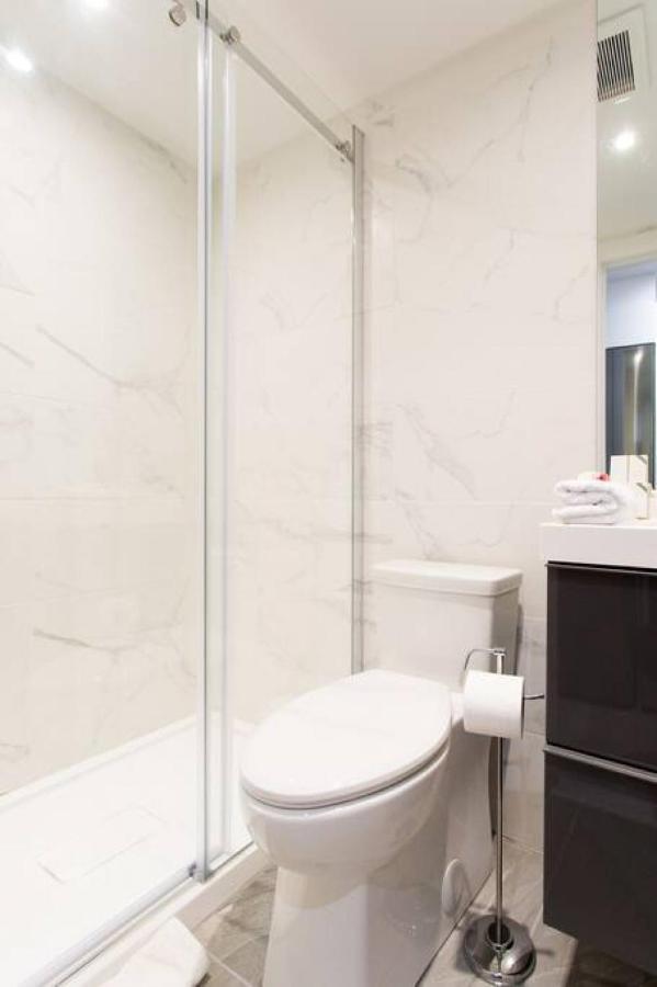 Palms Little Italy Studio With Full Bathroom By Denstays Μόντρεαλ Εξωτερικό φωτογραφία