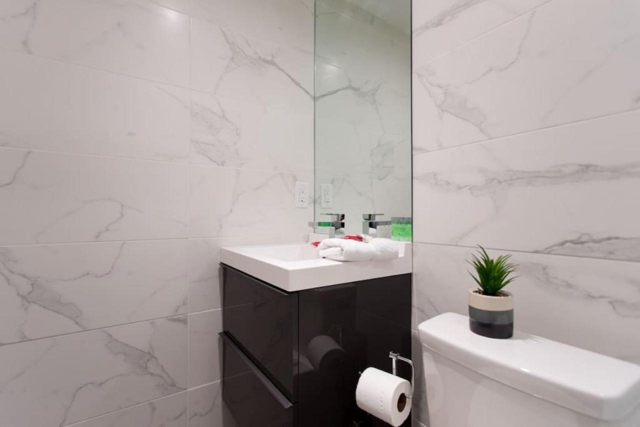 Palms Little Italy Studio With Full Bathroom By Denstays Μόντρεαλ Εξωτερικό φωτογραφία